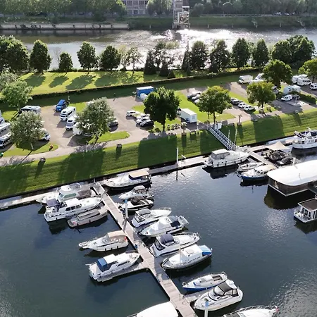 House Boat Mustique Bateau-hôtel Maastricht