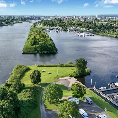 House Boat Mustique Bateau-hôtel