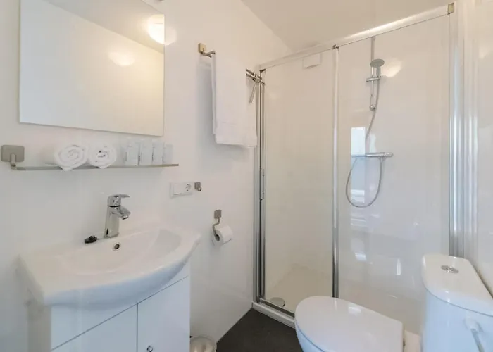 House Boat Mustique Botel 4*