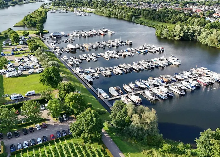 Botel House Boat Mustique Maastricht