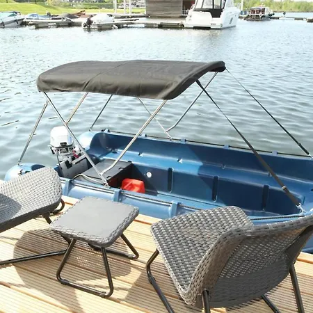 ספינת מלון House Boat Mustique 4*